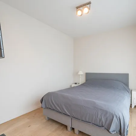 Beautiful Beach-appartment Between Knokke & Апартаменты