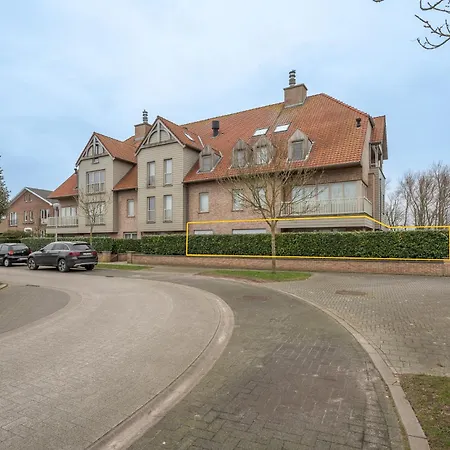 Beautiful Beach-appartment Between Knokke &